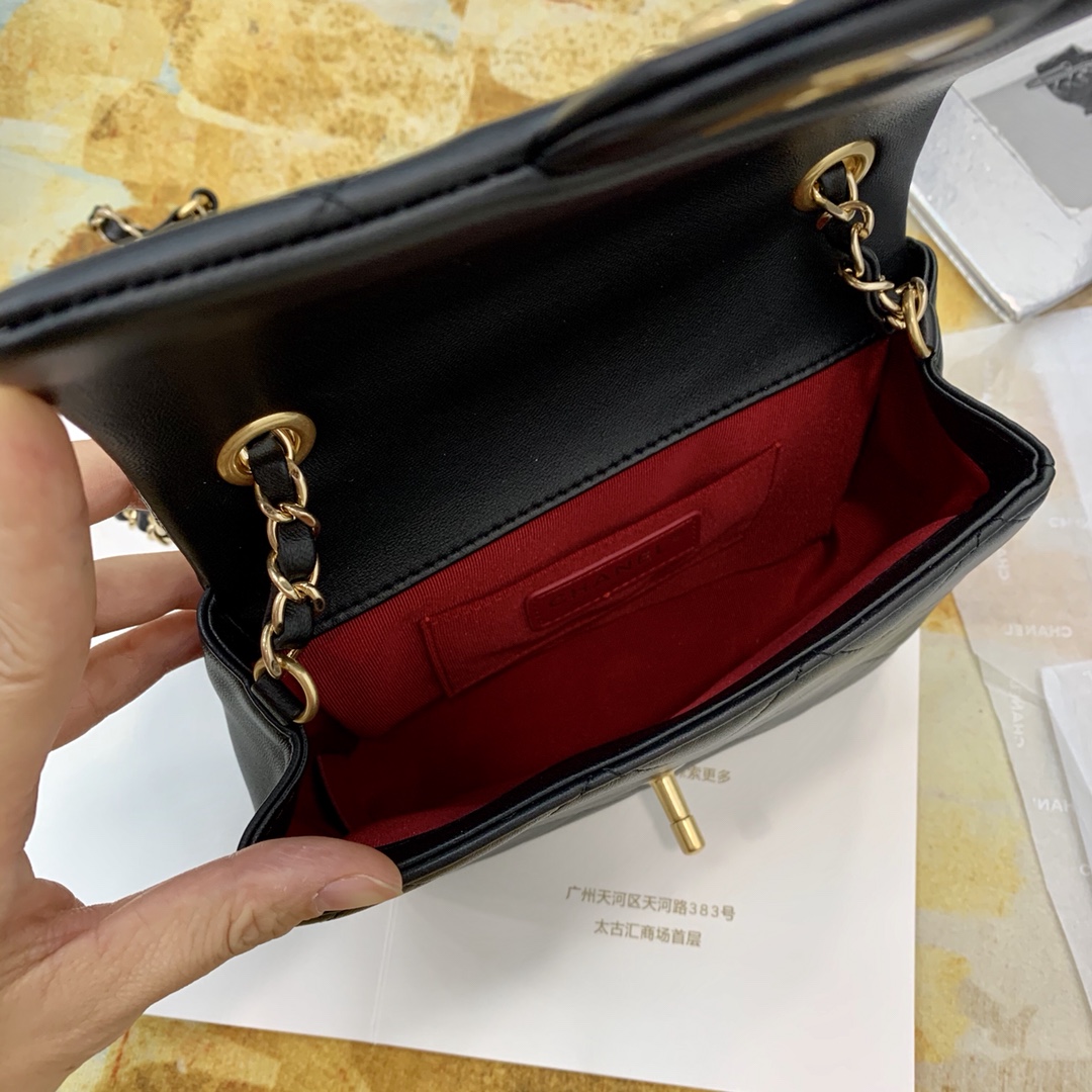 AS1357 small flap bag, Lambskin & Gold Metal CHANEL
