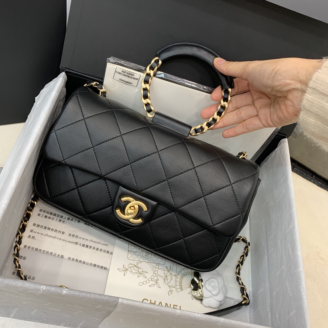 AS1358 flap bag, Lambskin & Gold Metal, CHANEL