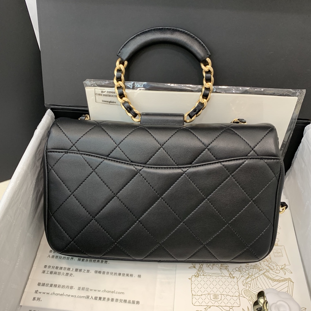 AS1358 flap bag, Lambskin & Gold Metal, CHANEL