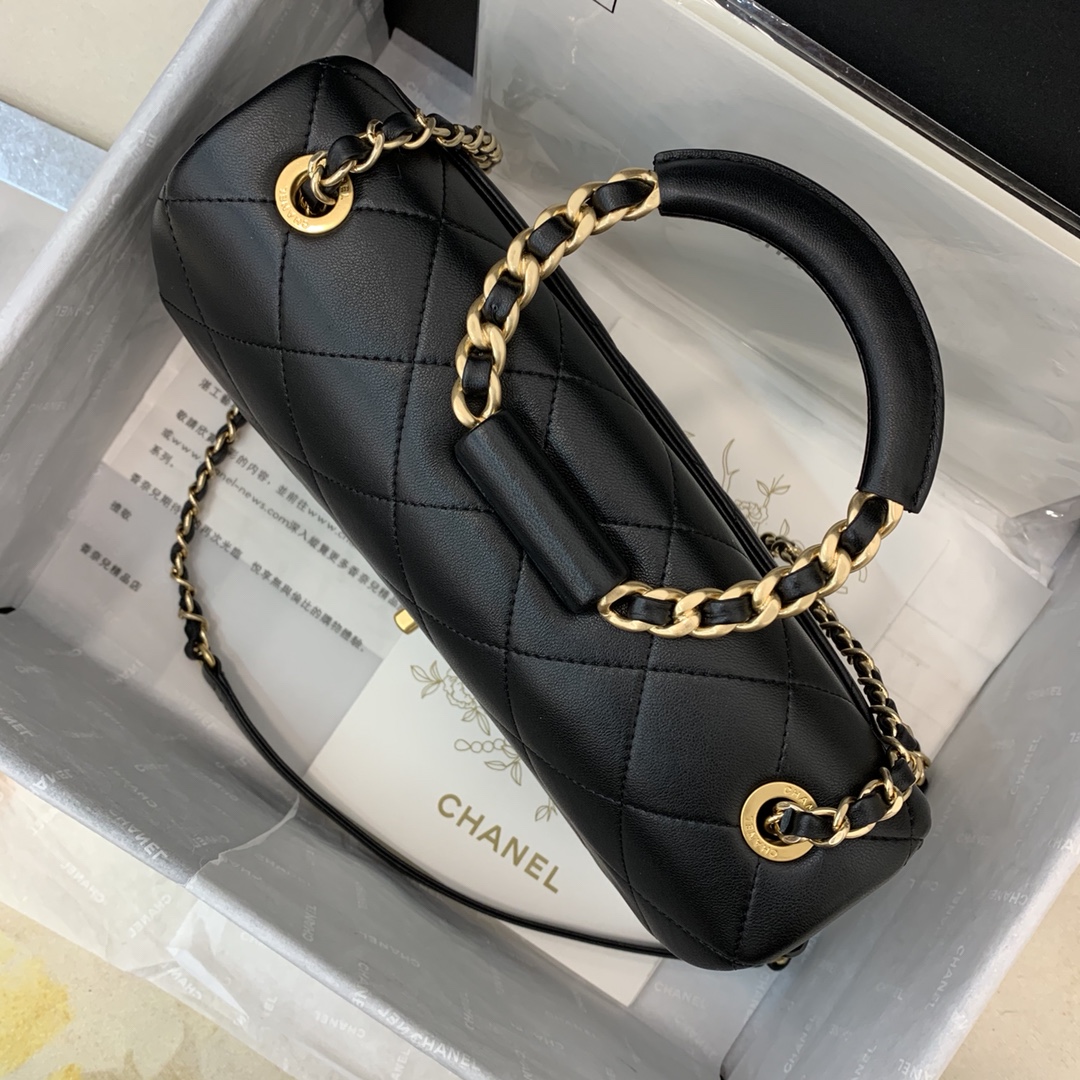 AS1358 flap bag, Lambskin & Gold Metal, CHANEL