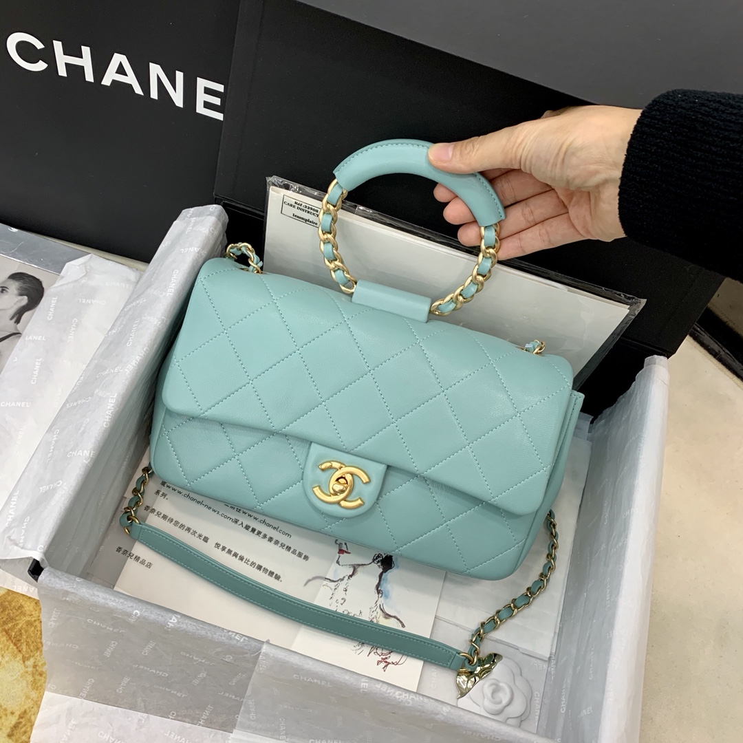 AS1358 flap bag, Lambskin & Gold Metal, CHANEL