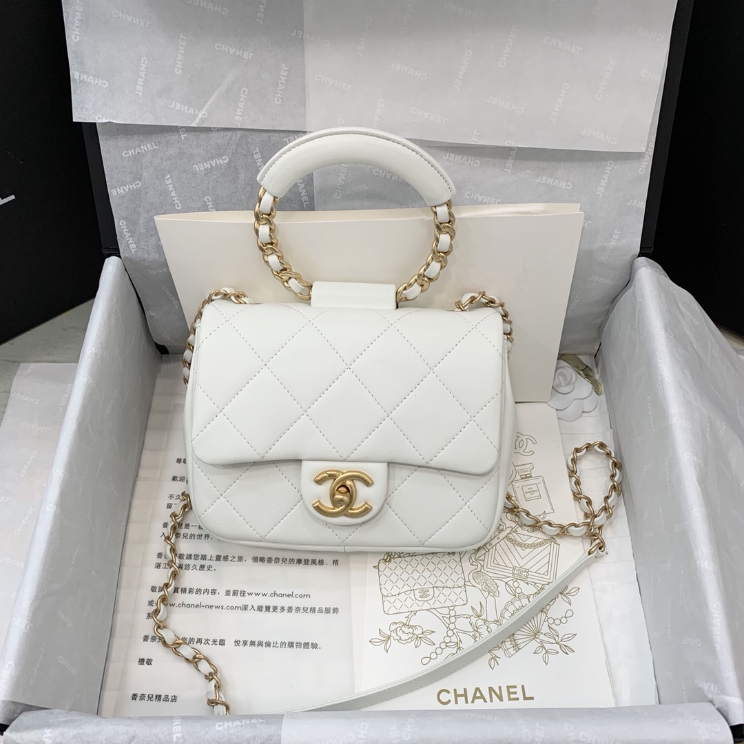 AS1357 small flap bag, Lambskin & Gold Metal CHANEL