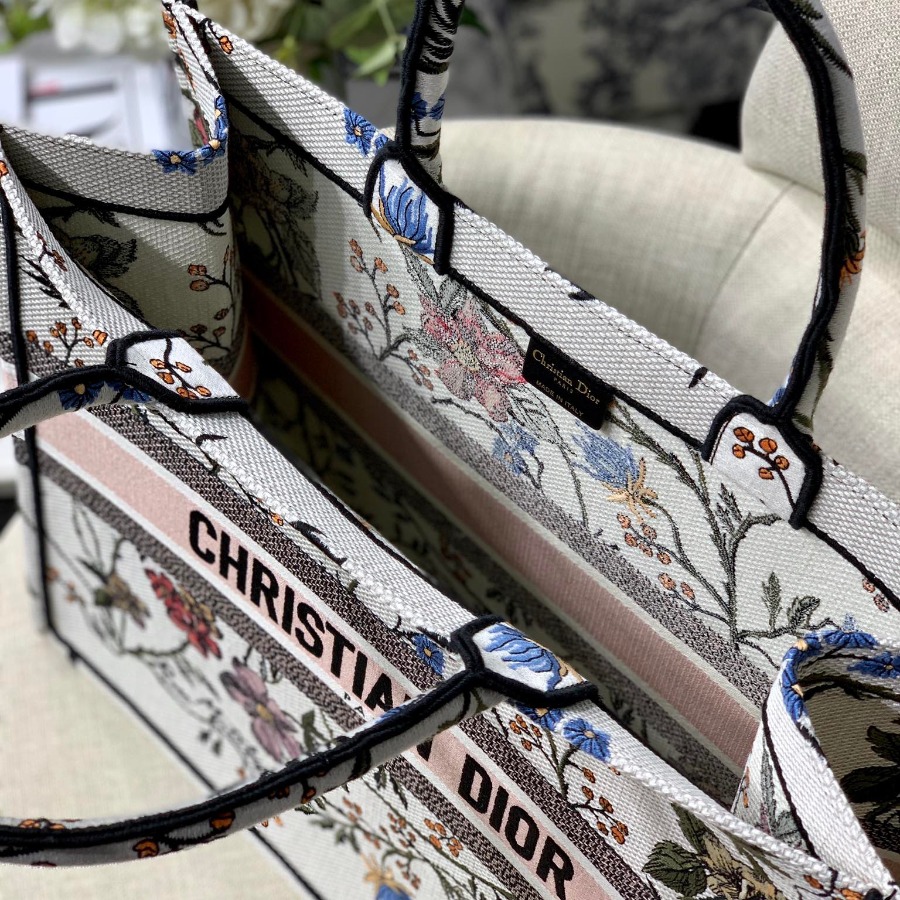 DIOR BOOK TOTE WITH DIOR OBLIQUE EMBROIDERY