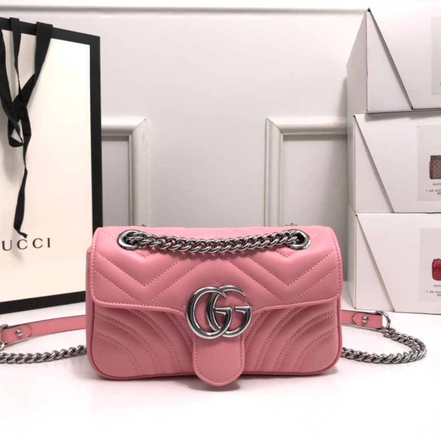 446744 GUCCI GG Marmont matelassé mini bag