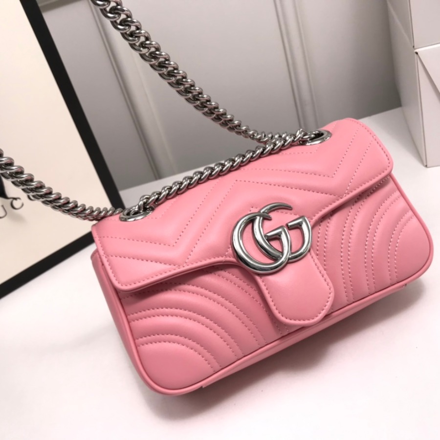 446744 GUCCI GG Marmont matelassé mini bag