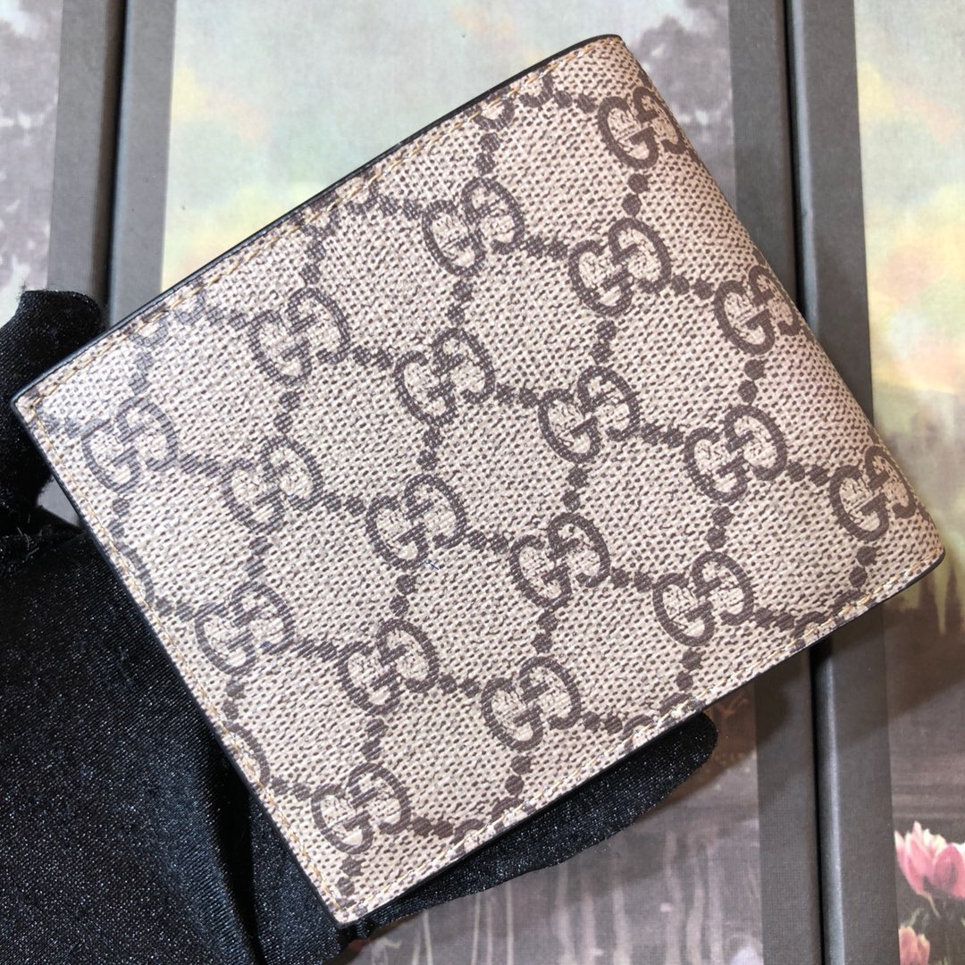 451268 Gucci Bee print GG Supreme wallet, 