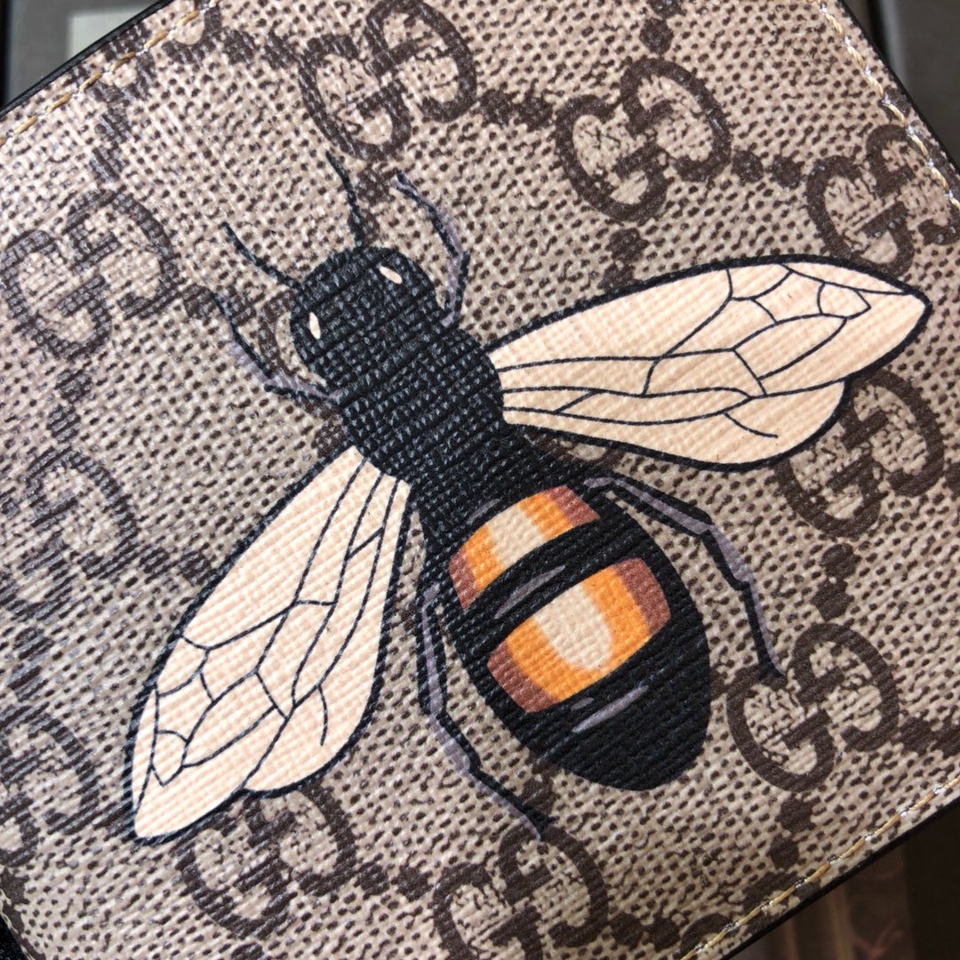 451268 Gucci Bee print GG Supreme wallet, 