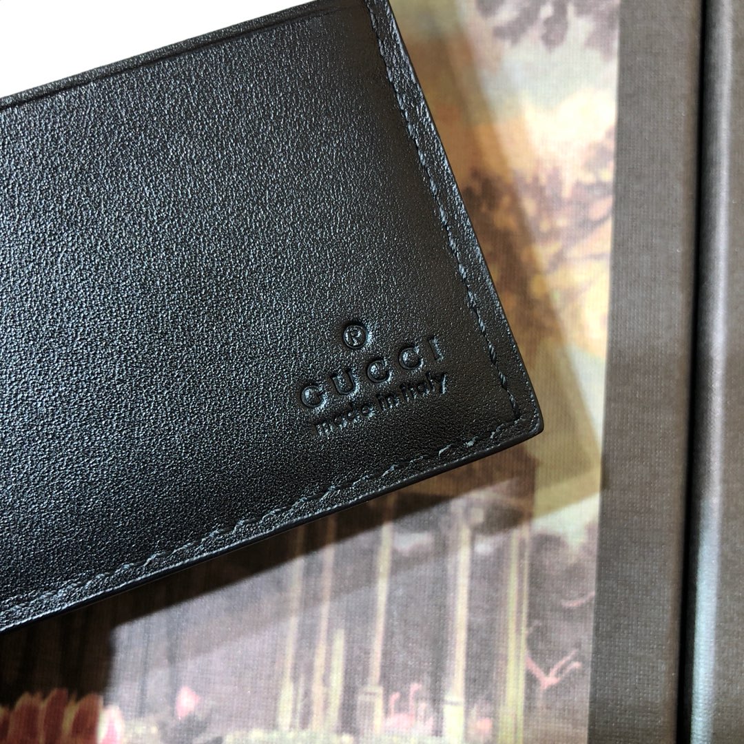 451268 Gucci Bee print GG Supreme wallet, 
