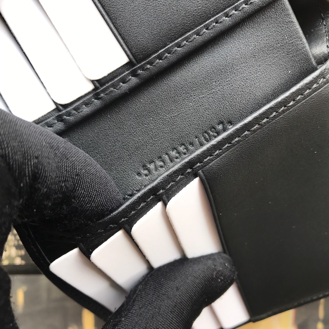 575133 GG wallet with tiger print