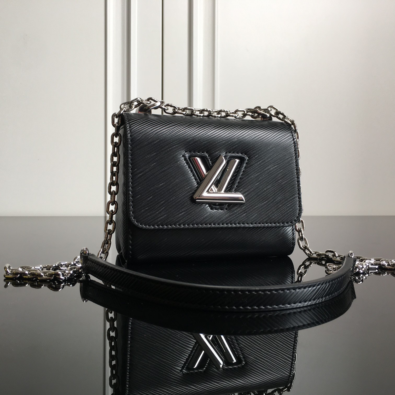 M56117 TWIST MINI, Louis Vuitton LV