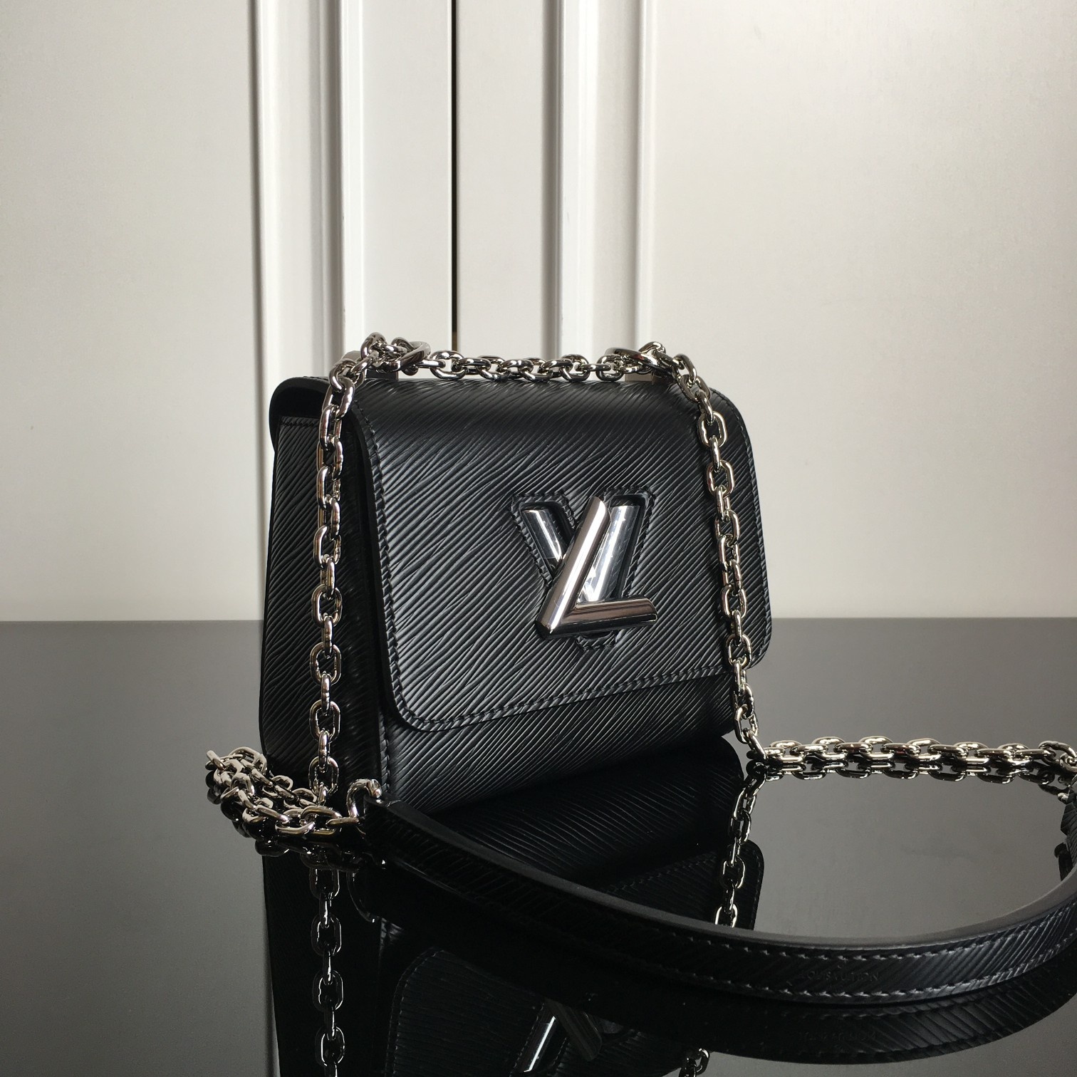M56117 TWIST MINI, Louis Vuitton LV