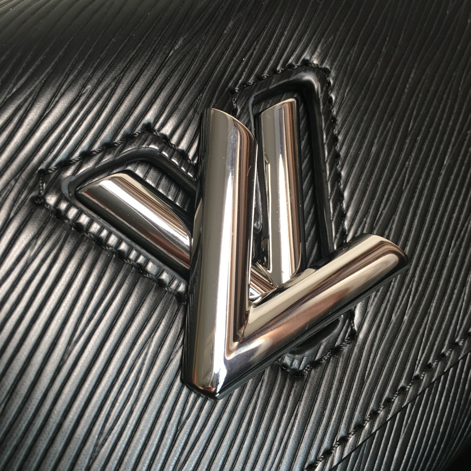 M56117 TWIST MINI, Louis Vuitton LV