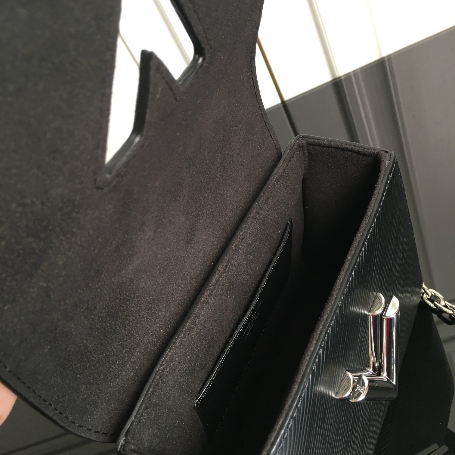 M56117 TWIST MINI, Louis Vuitton LV