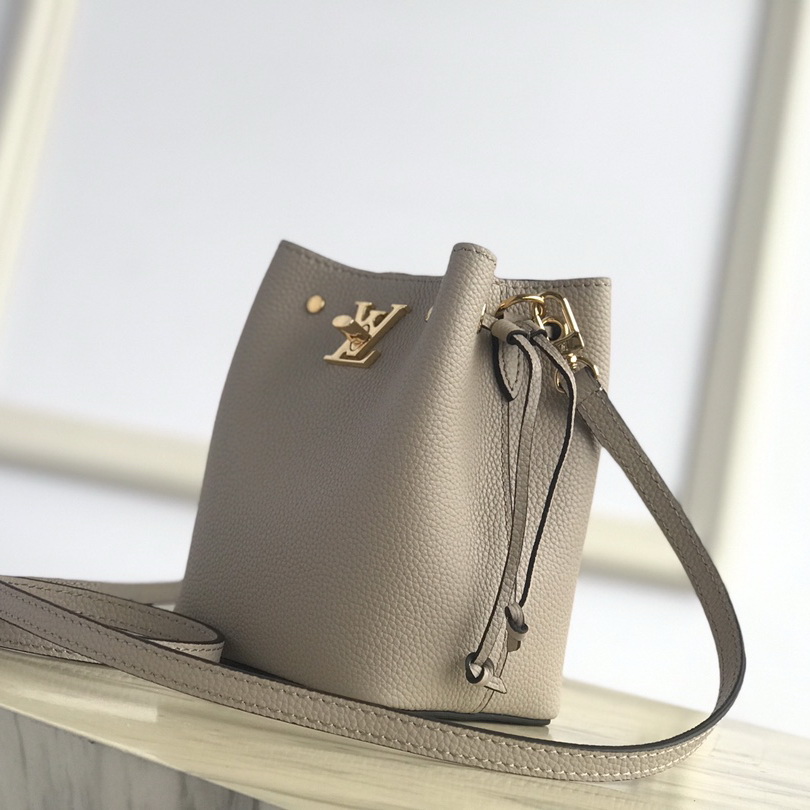 M69205 NANO LOCKME BUCKET, Louis Vuitton LV