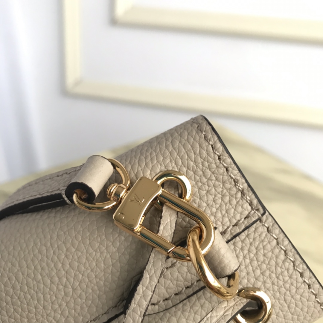 M69205 NANO LOCKME BUCKET, Louis Vuitton LV