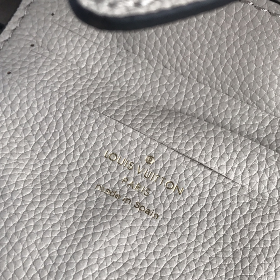 M69205 NANO LOCKME BUCKET, Louis Vuitton LV