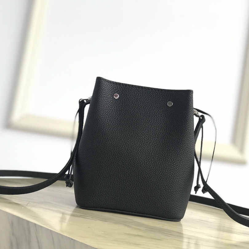 M68709 NANO LOCKME BUCKET, Louis Vuitton LV
