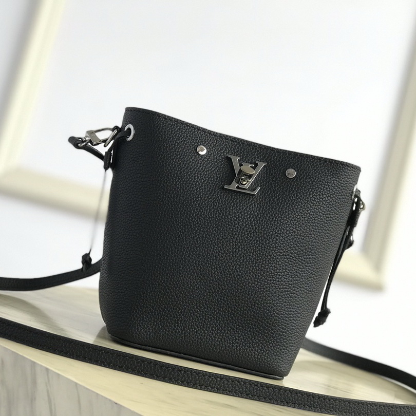 M68709 NANO LOCKME BUCKET, Louis Vuitton LV