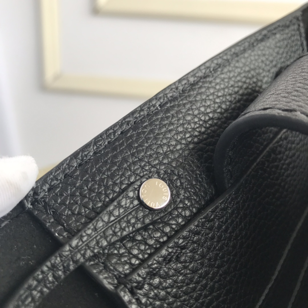 M68709 NANO LOCKME BUCKET, Louis Vuitton LV