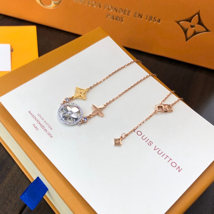 Necklaces and Pendants, Louis Vuitton LV
