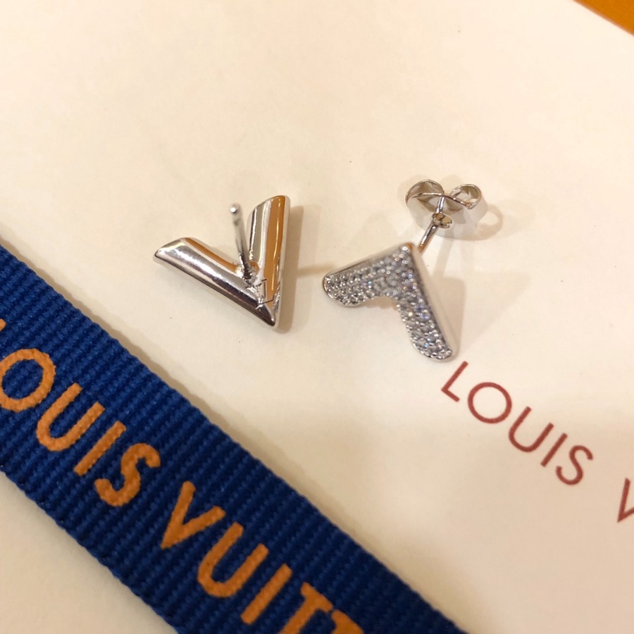 Earrings & Ear Stud, Louis Vuitton LV