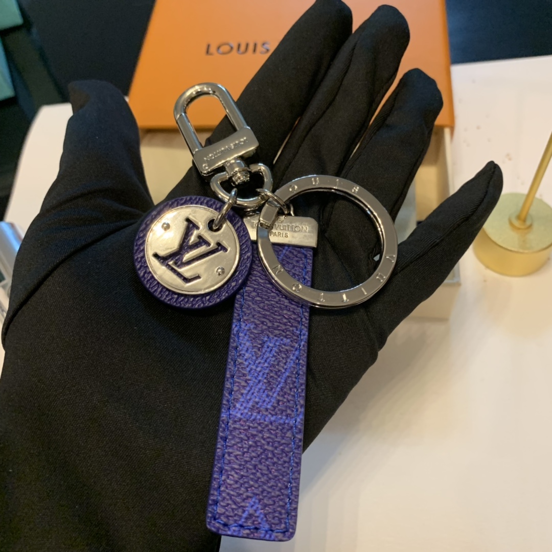 M69324 NEO LV CLUB BAG CHARM AND KEY HOLDER, Louis Vuitton LV, key chain