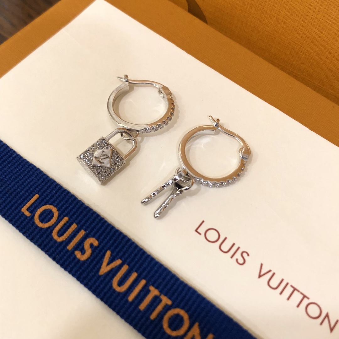 Earrings & Ear Stud, Louis Vuitton LV