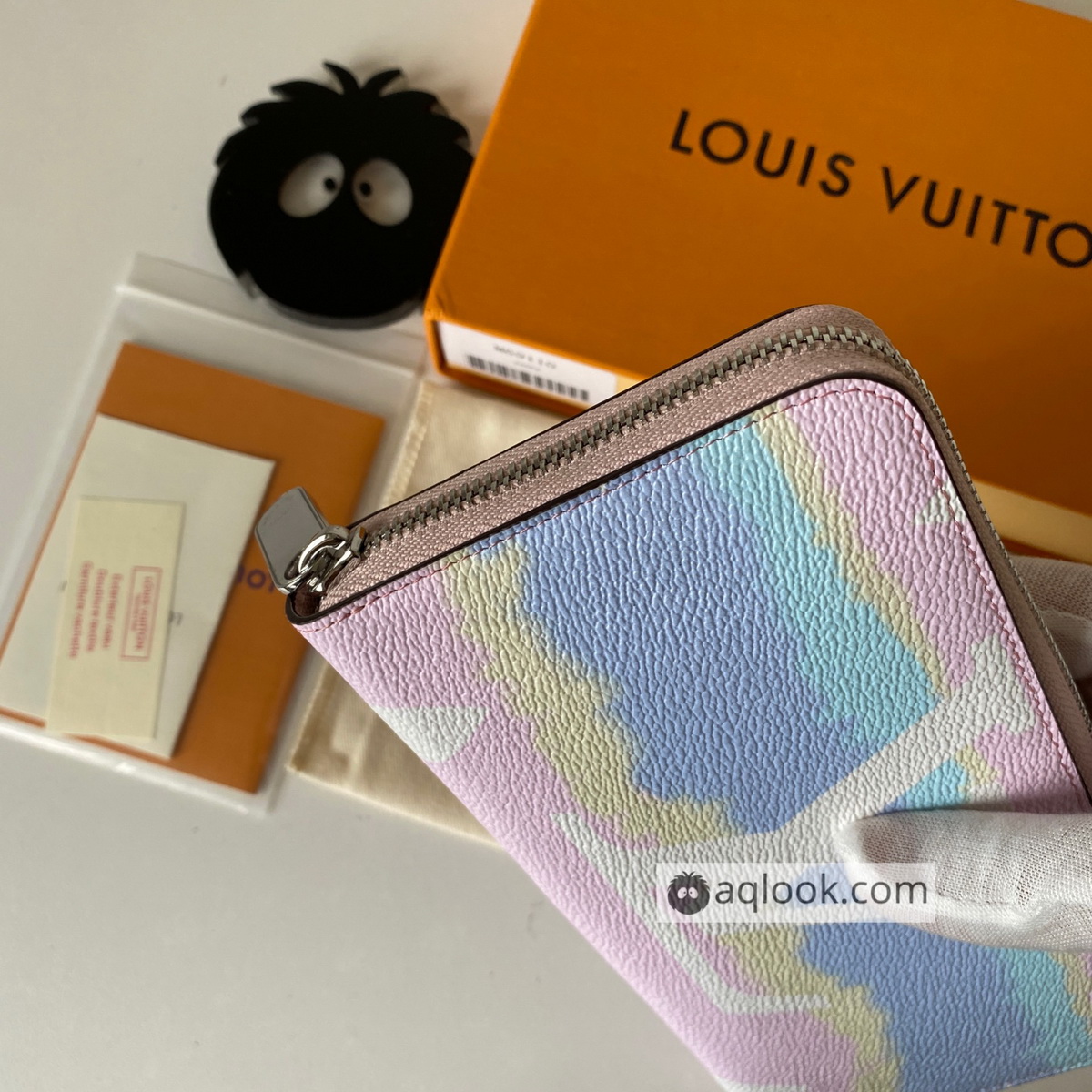 M69110 LV ESCALE ZIPPY WALLET, Louis Vuitton LV