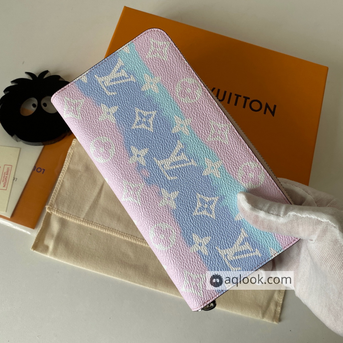M69110 LV ESCALE ZIPPY WALLET, Louis Vuitton LV