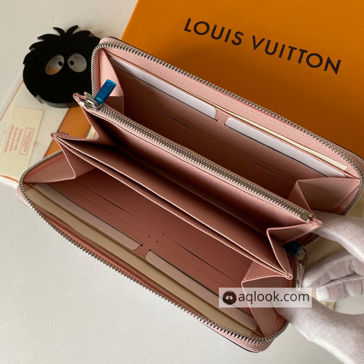 M69110 LV ESCALE ZIPPY WALLET, Louis Vuitton LV