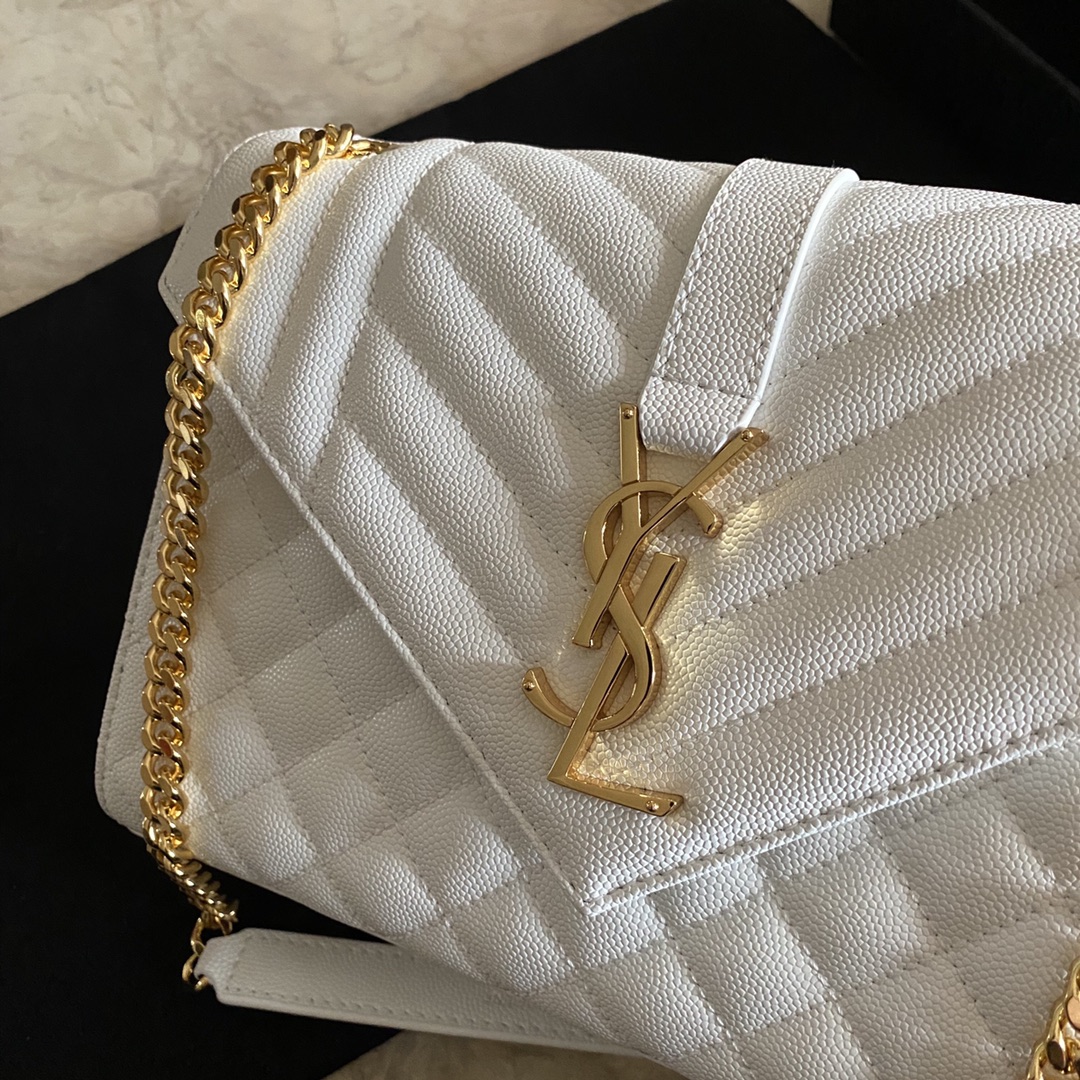 487206 ENVELOPE MEDIUM BAG IN GRAIN DE POUDRE EMBOSSED LEATHER, YSL Saint Laurent