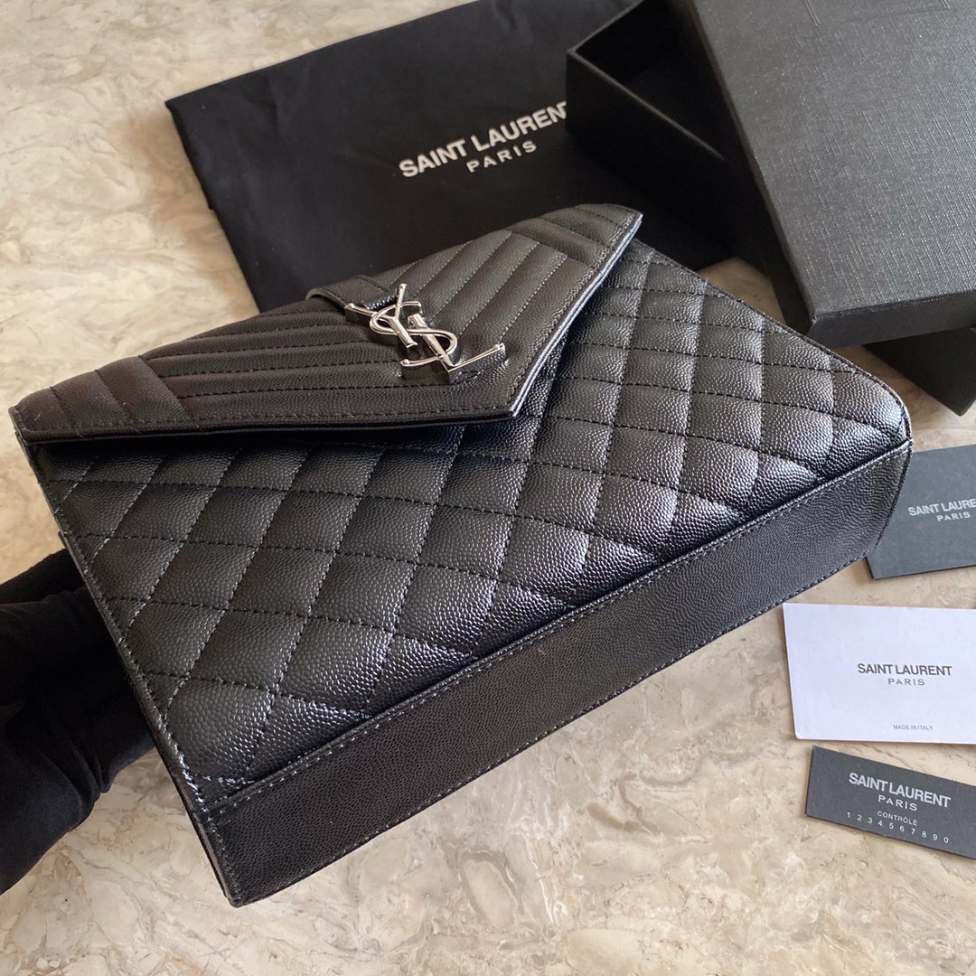 487206 ENVELOPE MEDIUM BAG IN GRAIN DE POUDRE EMBOSSED LEATHER, YSL Saint Laurent