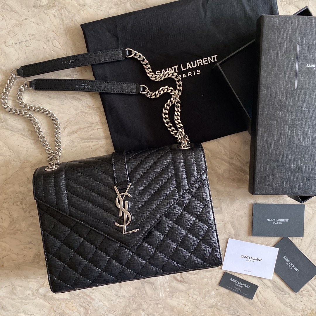 487206 ENVELOPE MEDIUM BAG IN GRAIN DE POUDRE EMBOSSED LEATHER, YSL Saint Laurent