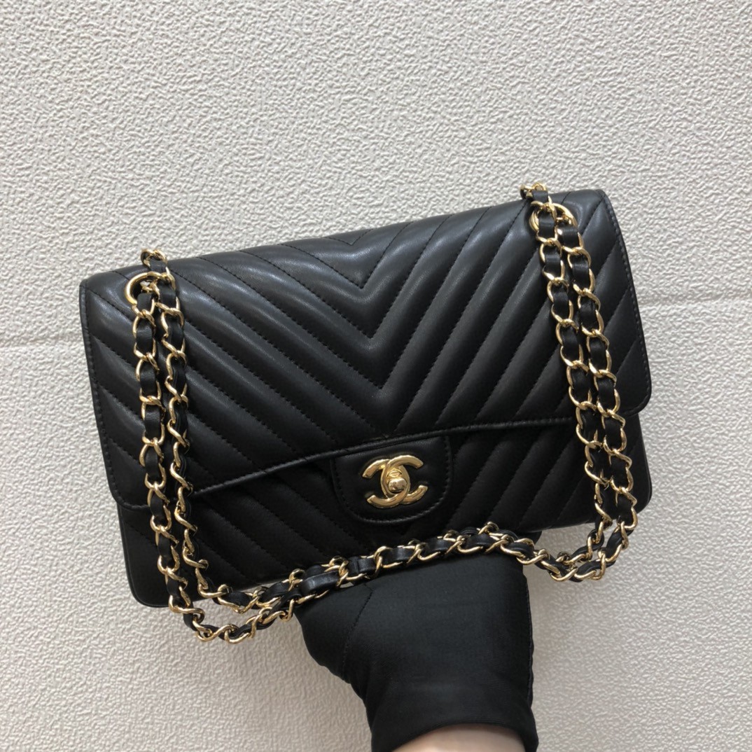 A01112  classic handbag, chanel bags
