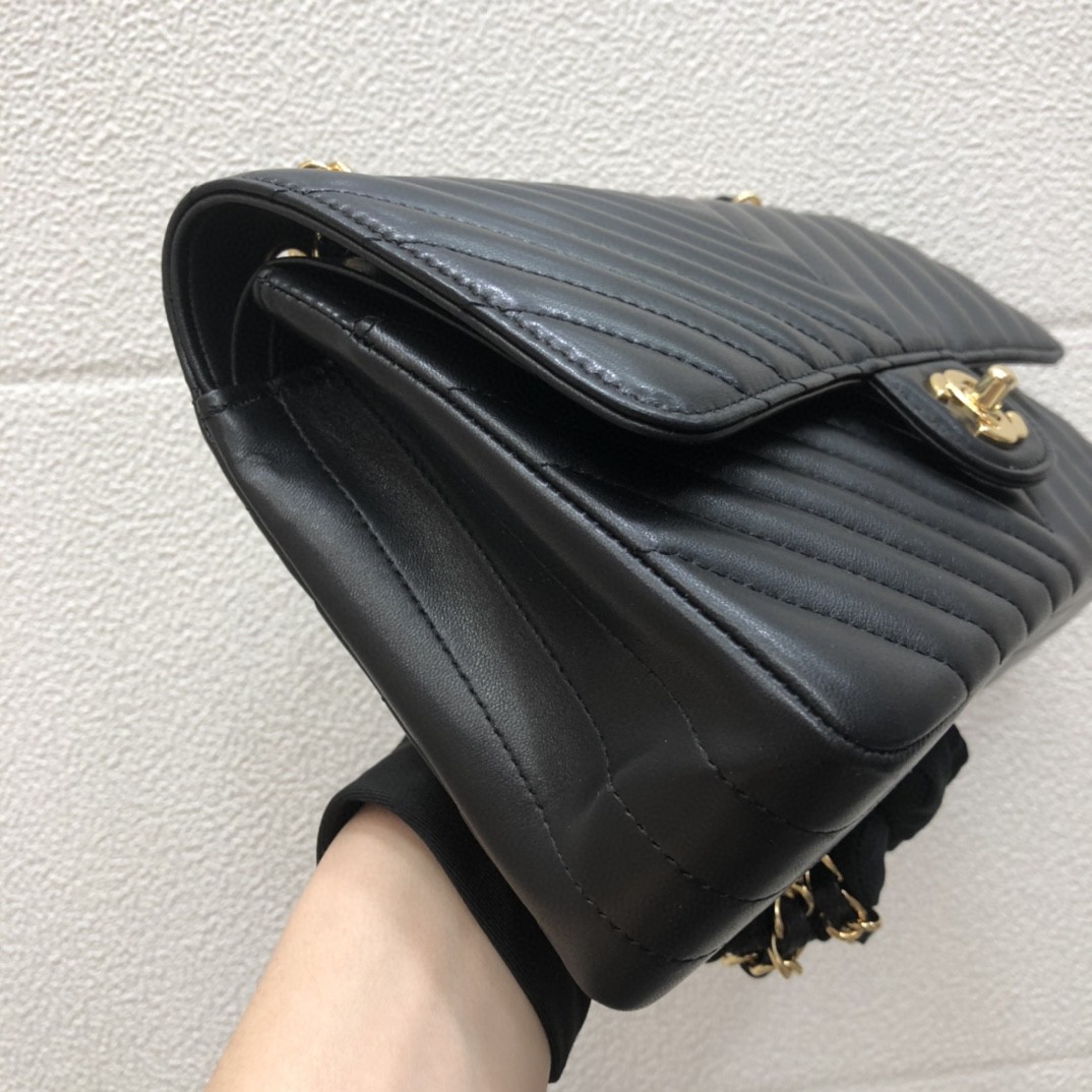 A01112  classic handbag, chanel bags
