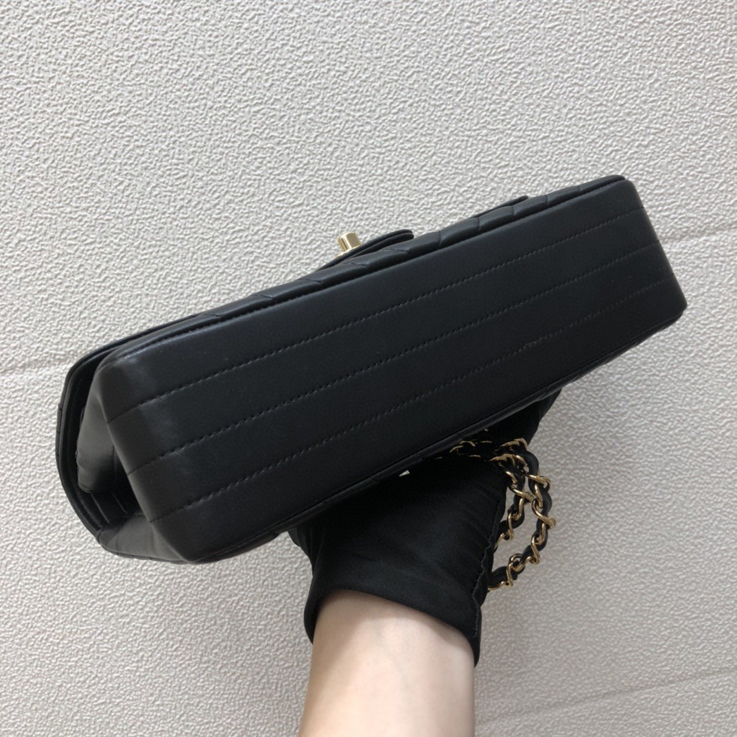 A01112  classic handbag, chanel bags