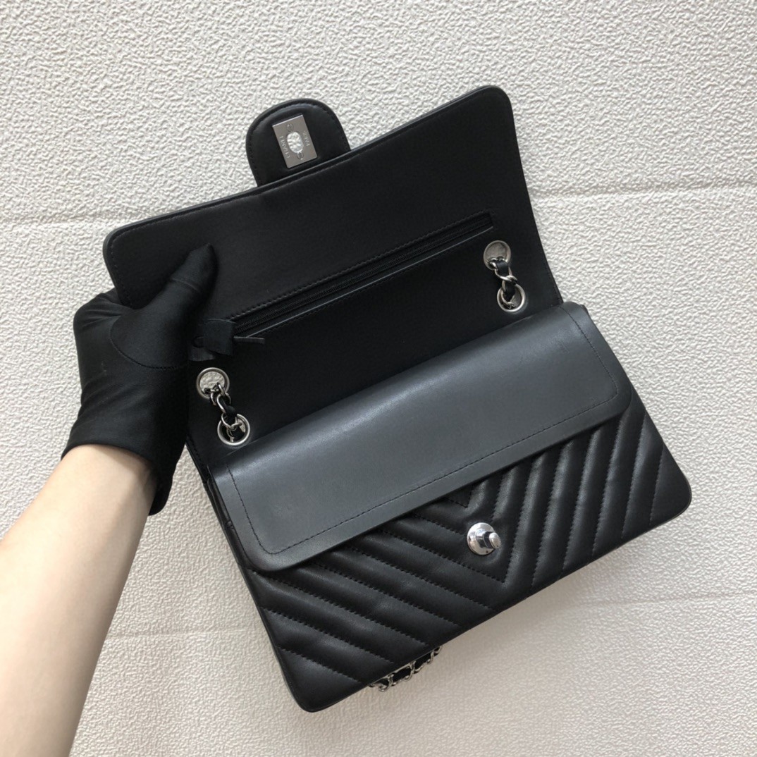 A01112  classic handbag, chanel bags
