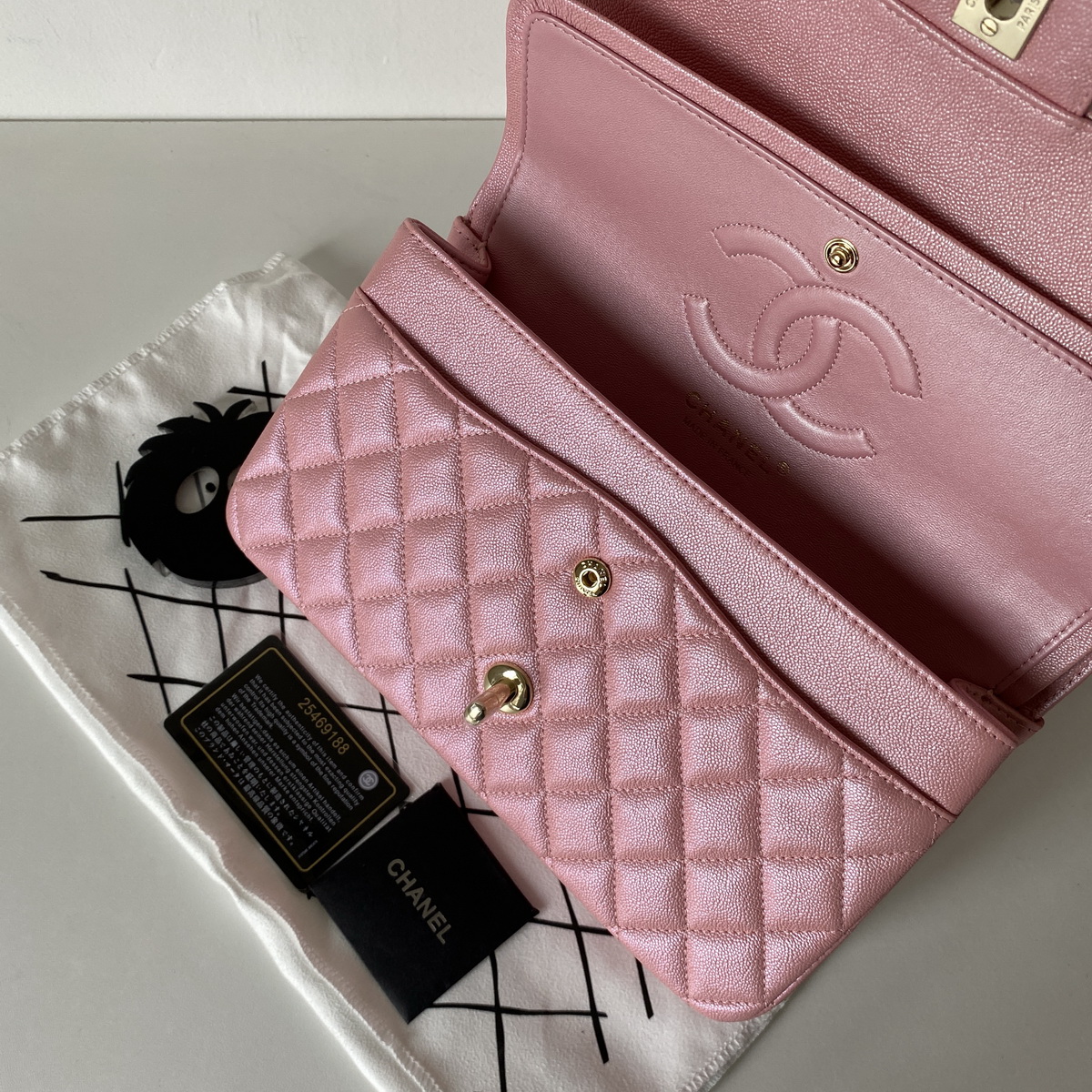 A1112, Chanel Classic Handbag & Cross Body Bag, Iridescent Grained Calfskin