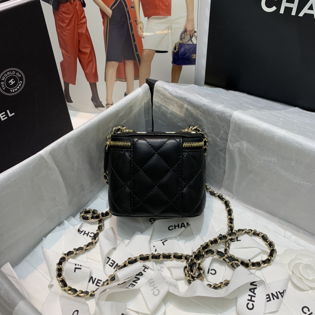 AP1473 mini vanity with chain, Lambskin & Gold-Tone Metal, CHANEL BAGS