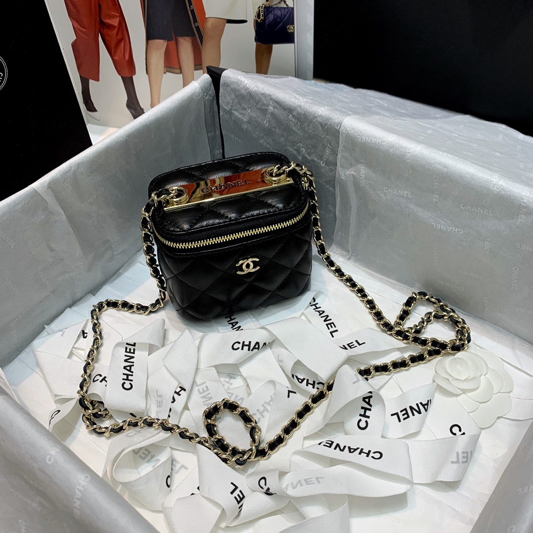 AP1473 mini vanity with chain, Lambskin & Gold-Tone Metal, CHANEL BAGS
