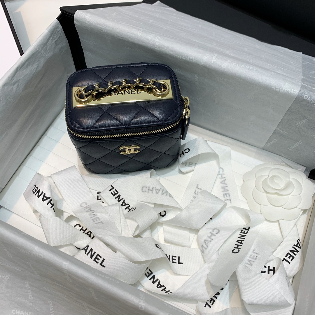 AP1473 mini vanity with chain, Lambskin & Gold-Tone Metal, CHANEL BAGS