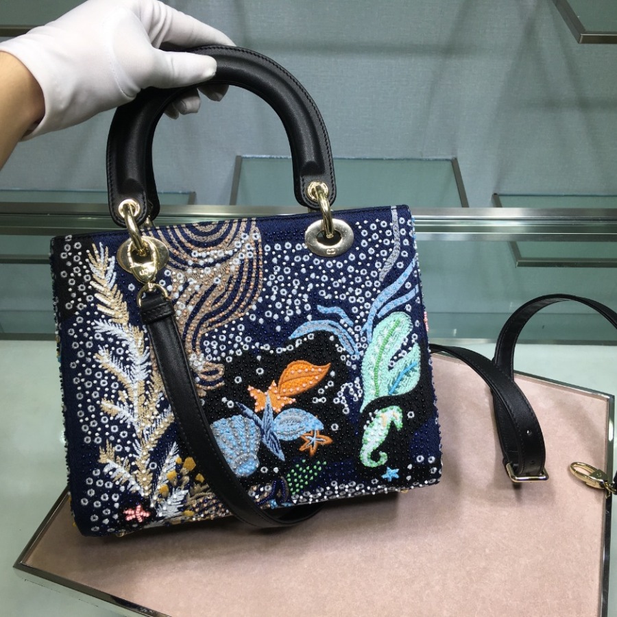 LADY DIOR