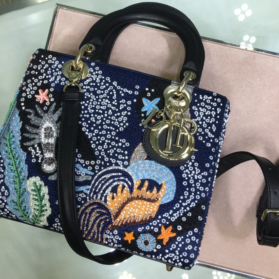 LADY DIOR