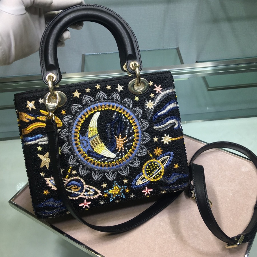 LADY DIOR