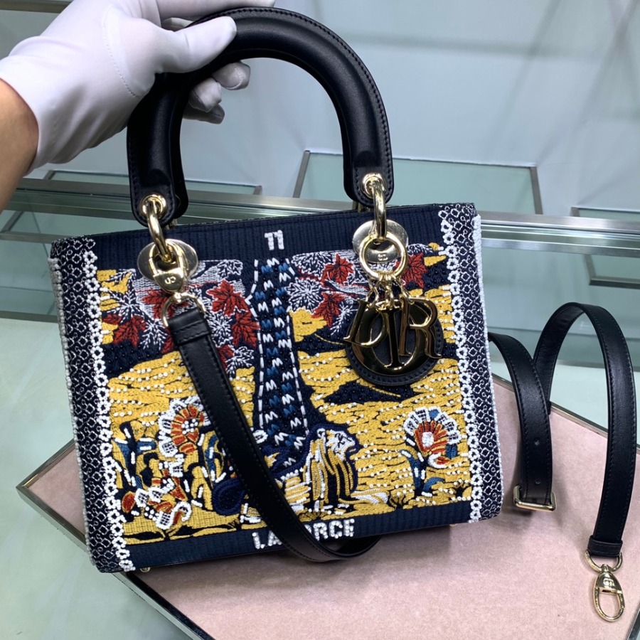 LADY DIOR