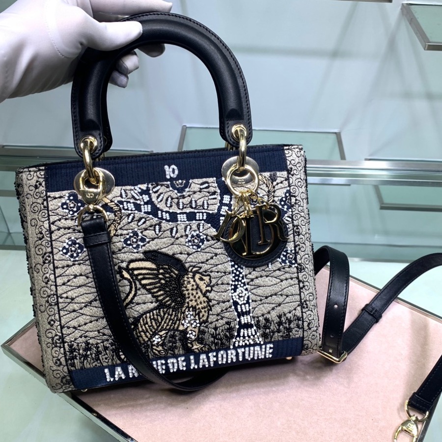 LADY DIOR