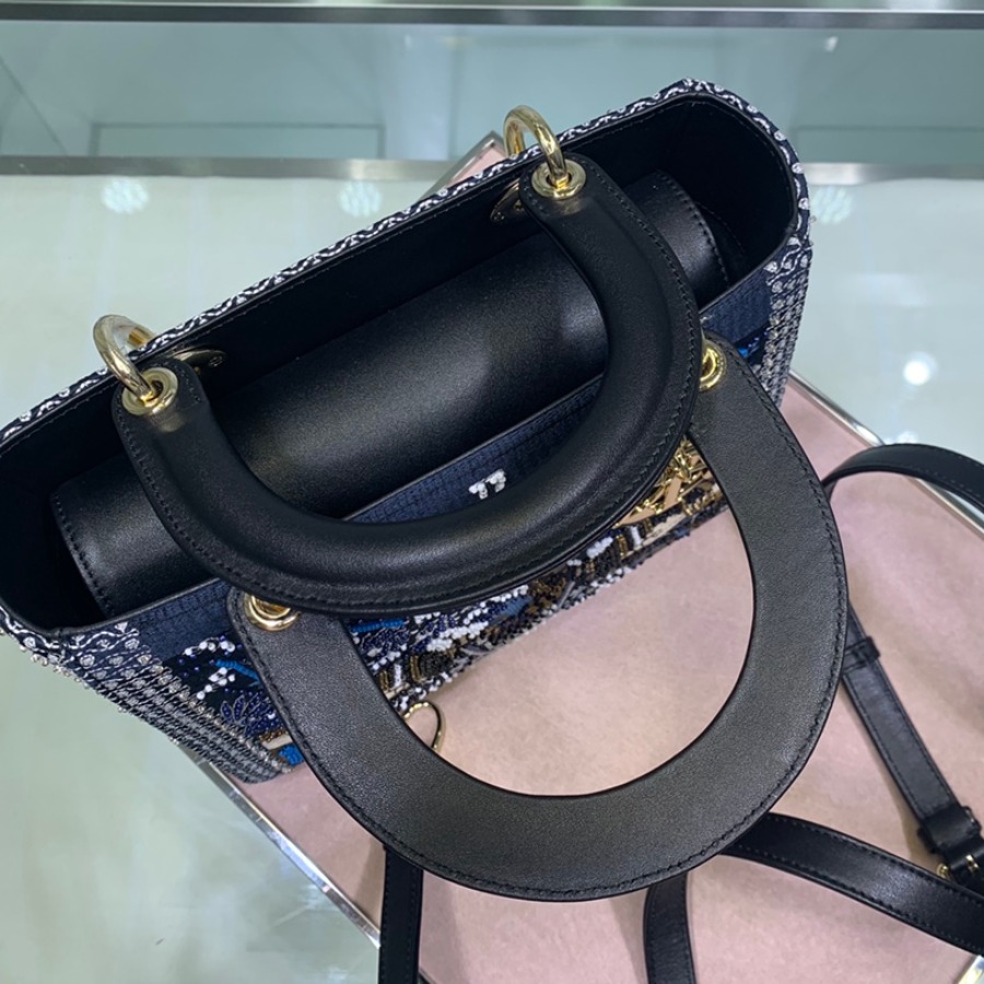 LADY DIOR