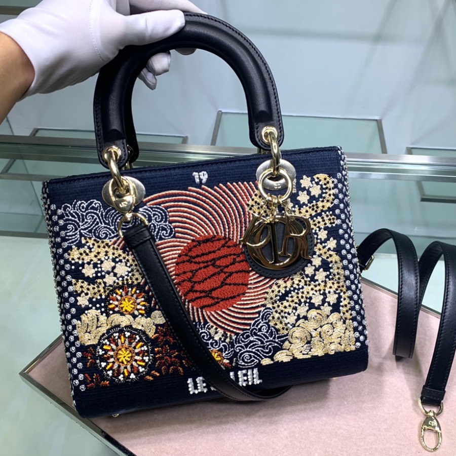 LADY DIOR