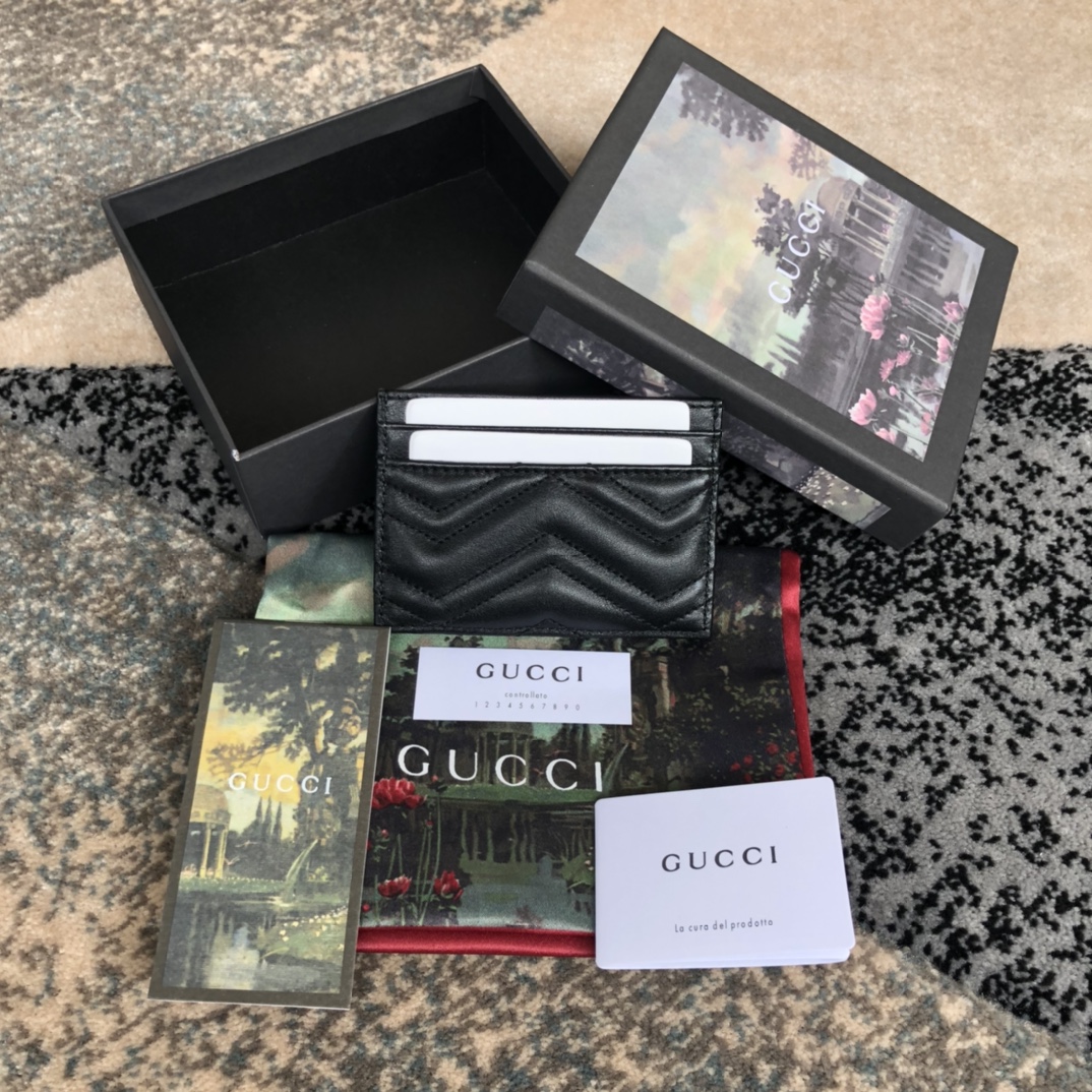 ‎443127 Gucci Signature leather card case