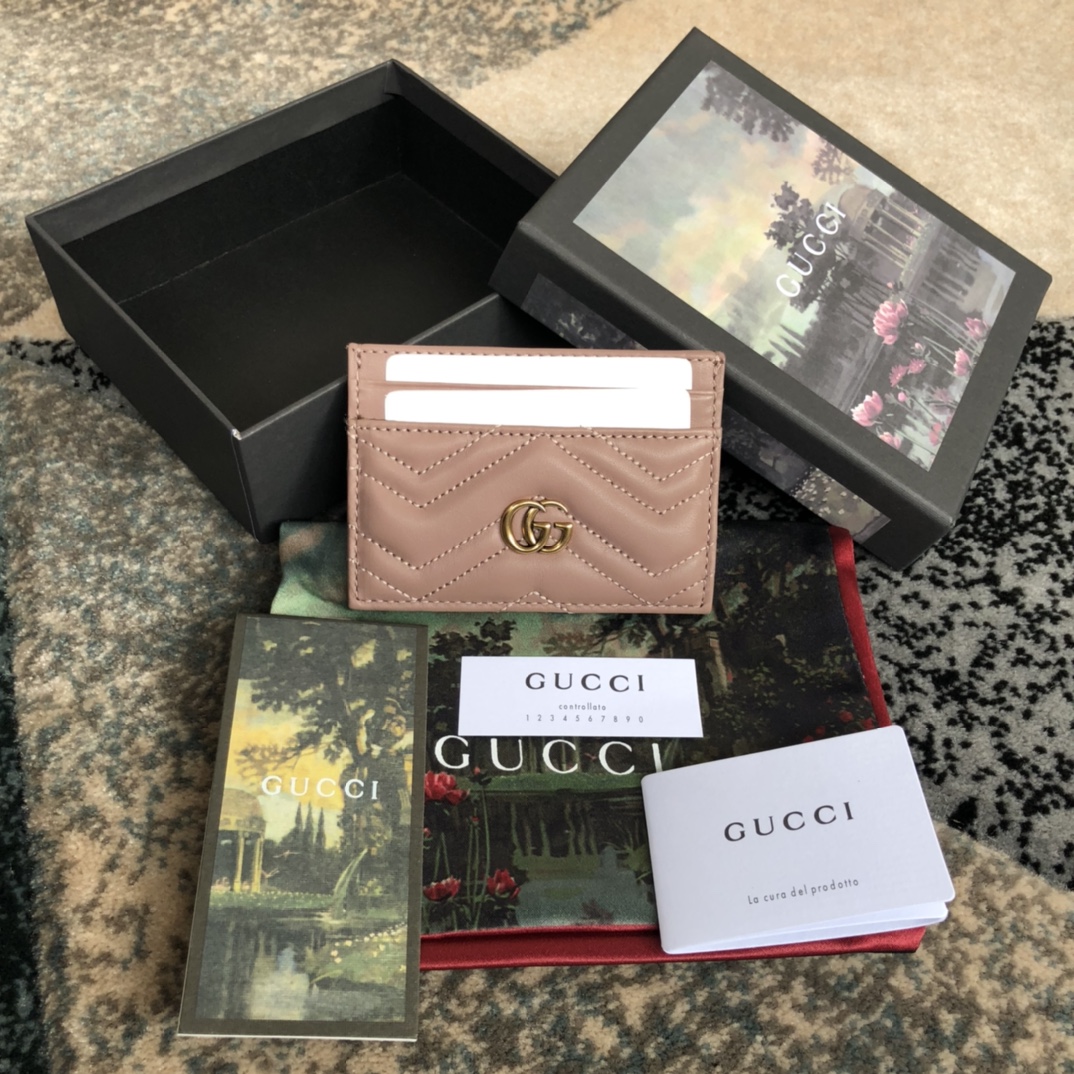 ‎443127 Gucci Signature leather card case